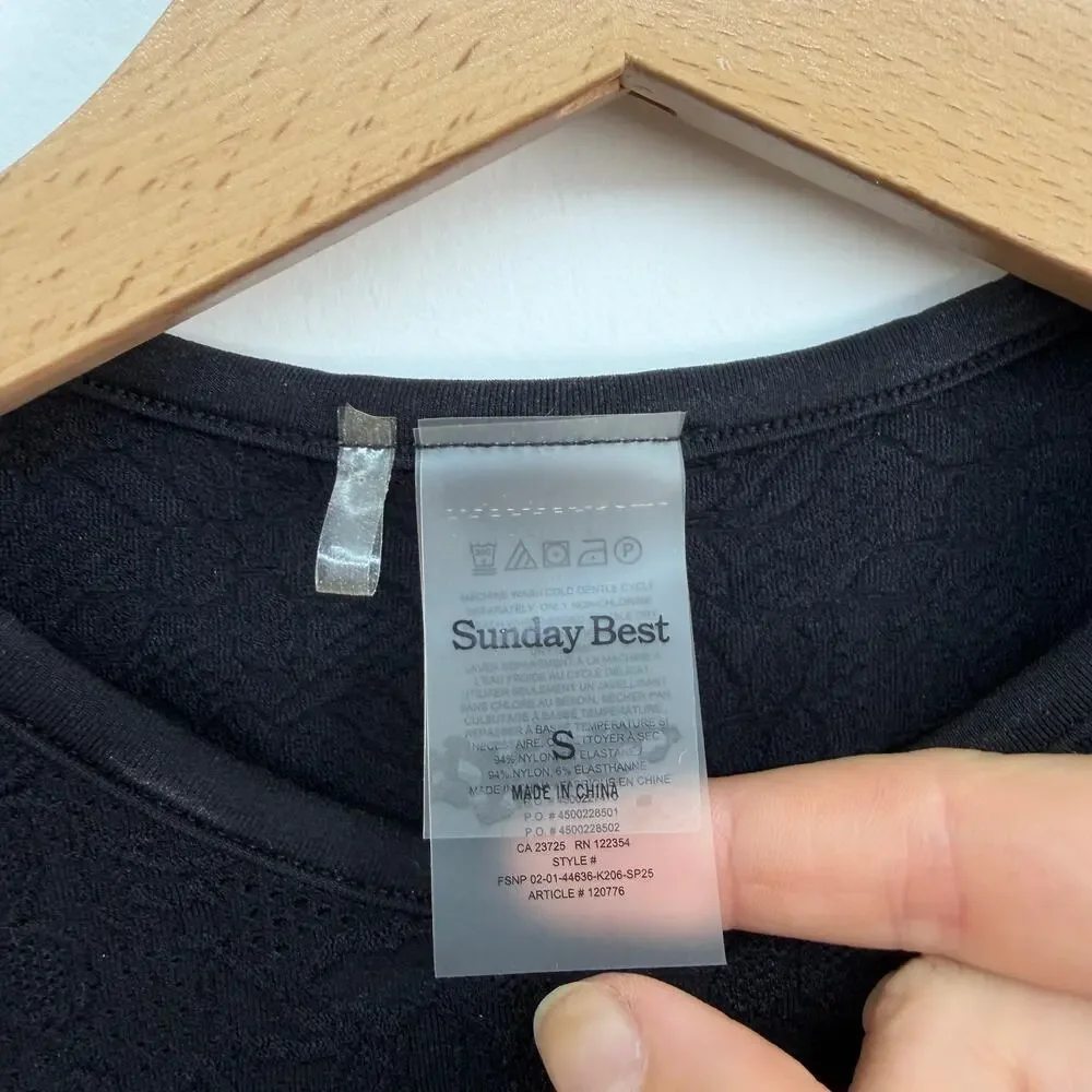 Bundle (2) Aritzia Sunday Best Daisy Seamless Crew Long Sleeve Small